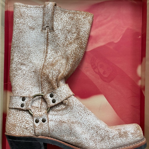 Frye Women's Distressed Harness Boots size 10 - Picture 2 of 5